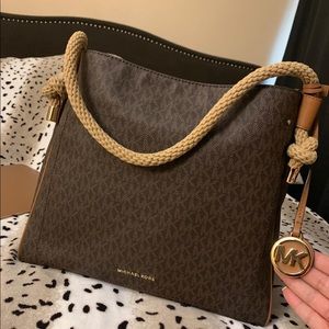 Michael Kors Isla